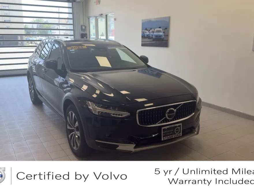 2024 Volvo V90 Cross Country B6 Plus photo 1