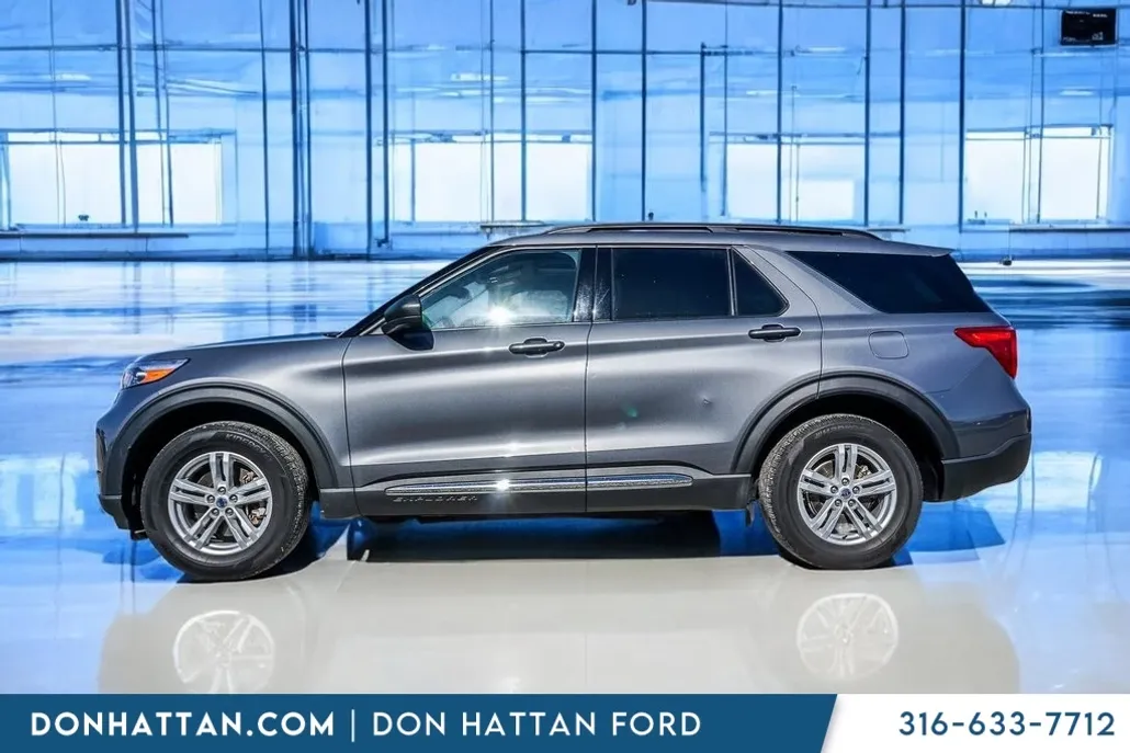 2022 Ford Explorer XLT photo 1