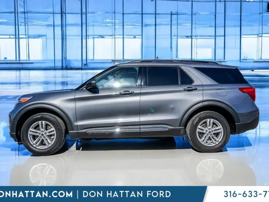 2022 Ford Explorer XLT photo 1