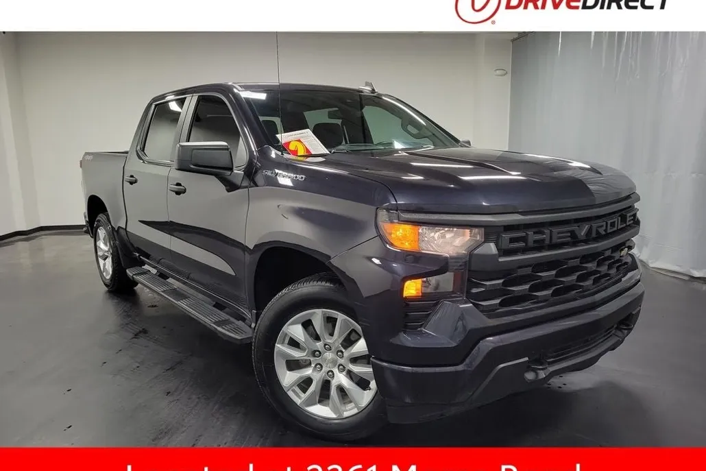 2023 Chevrolet Silverado 1500 Custom photo 1