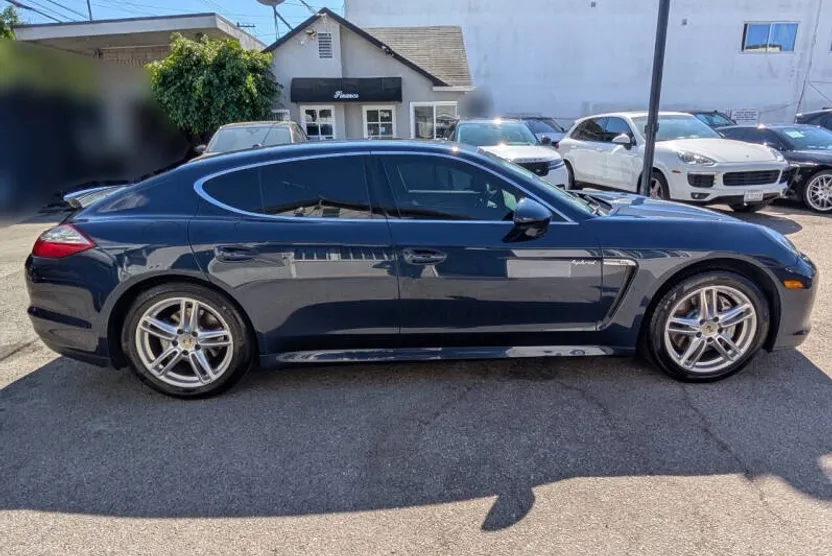 2012 Porsche Panamera S Hybrid photo 1