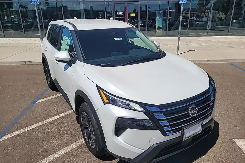 2025 Nissan Rogue SV photo 1