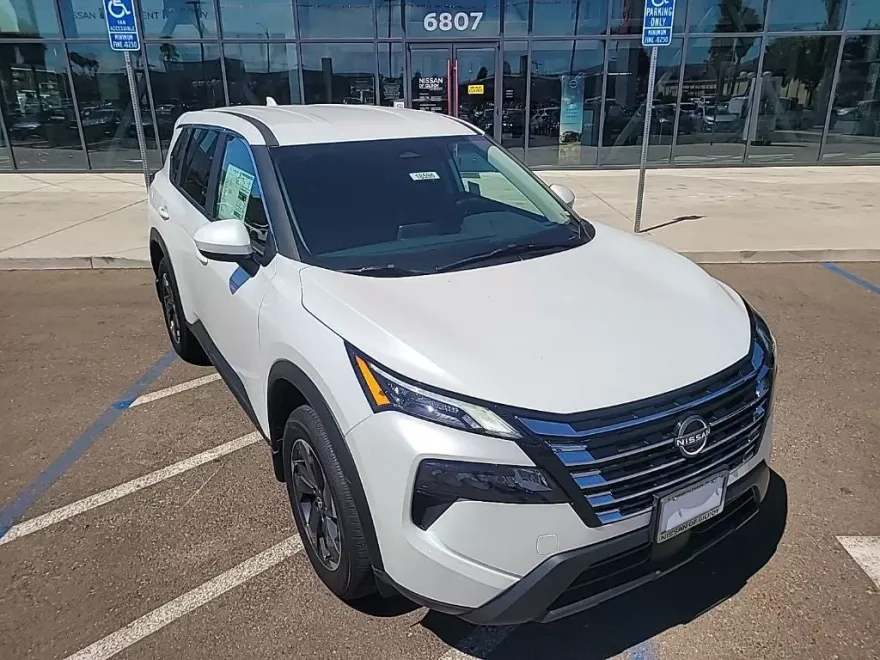2025 Nissan Rogue SV photo 1