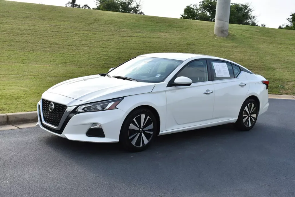 2021 Nissan Altima 2.5 SV photo 1