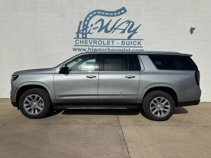 2025 Chevrolet Suburban Premier photo 1