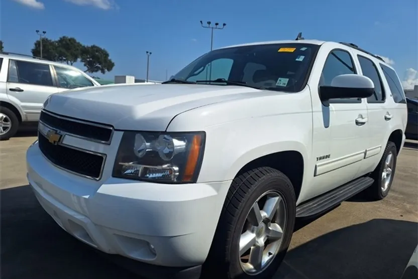 2013 Chevrolet Tahoe LT photo 1