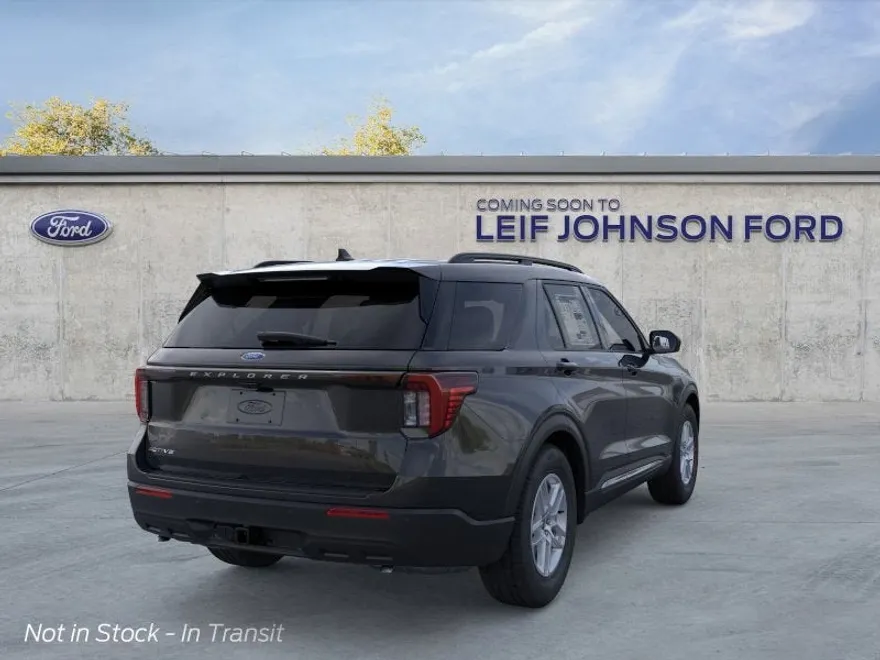 2025 Ford Explorer photo 1