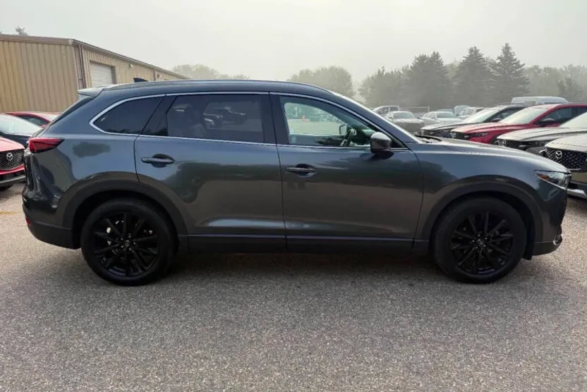 2022 Mazda CX-9 Touring photo 1