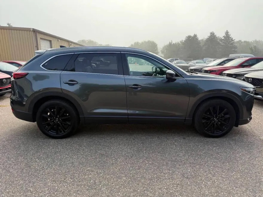 2022 Mazda CX-9 Touring photo 1