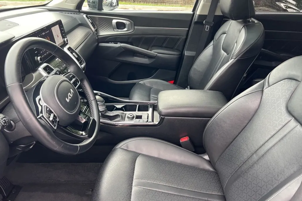2022 Kia Sorento SX photo 1
