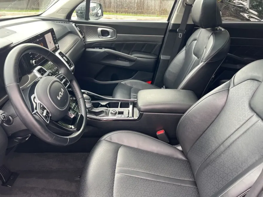 2022 Kia Sorento SX photo 1