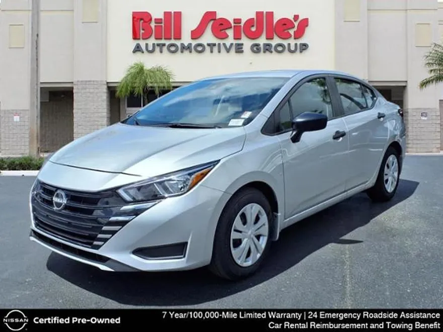 2024 Nissan Versa 1.6 S photo 1