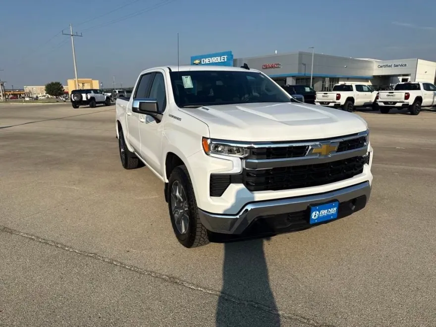 2026 Chevrolet Silverado 1500 LT photo 1