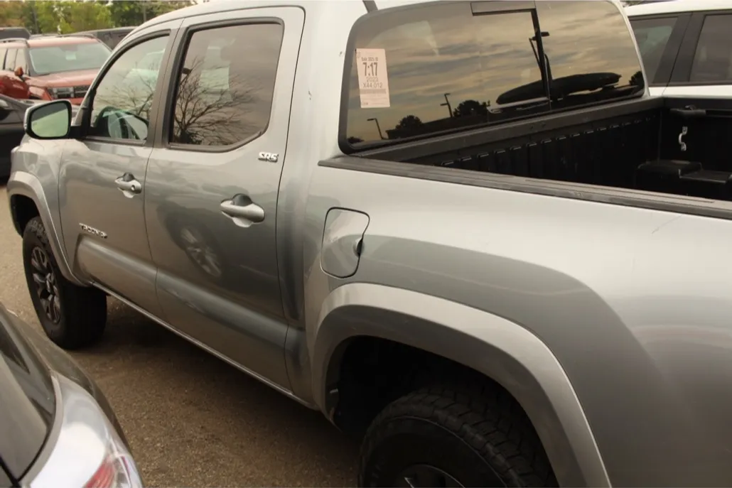 2023 Toyota Tacoma SR5 photo 1
