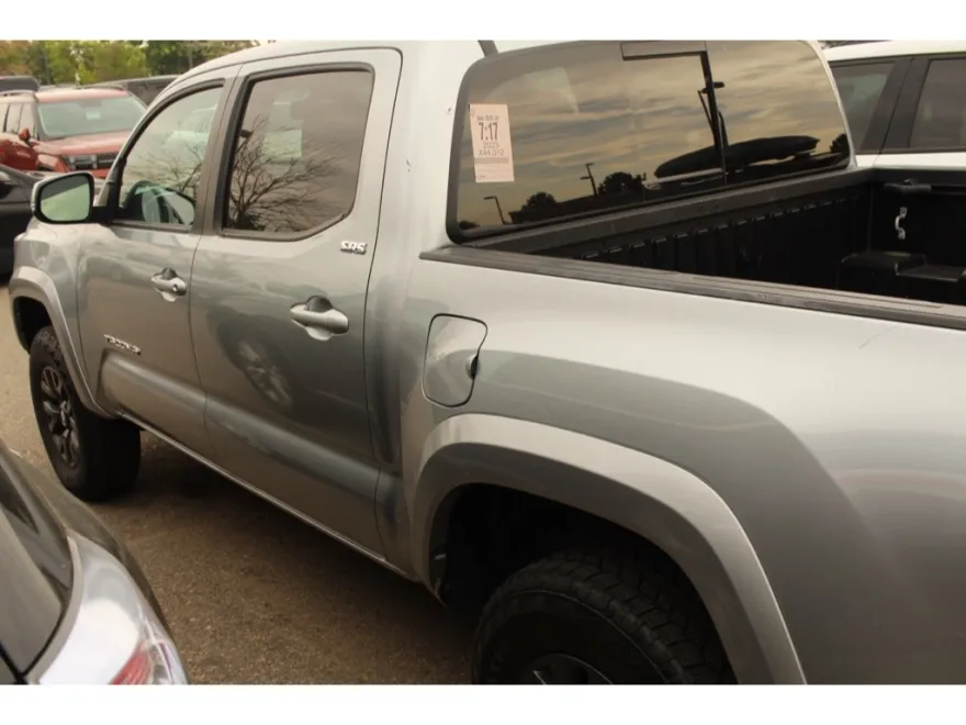 2023 Toyota Tacoma SR5 photo 1