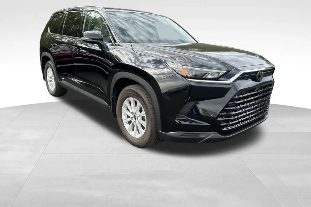 2024 Toyota Grand Highlander XLE photo 1