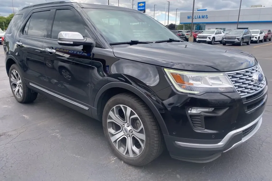 2019 Ford Explorer Platinum photo 1