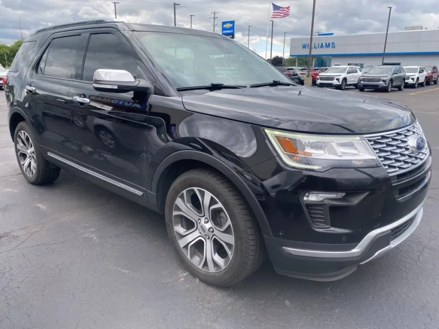 2019 Ford Explorer Platinum photo 1