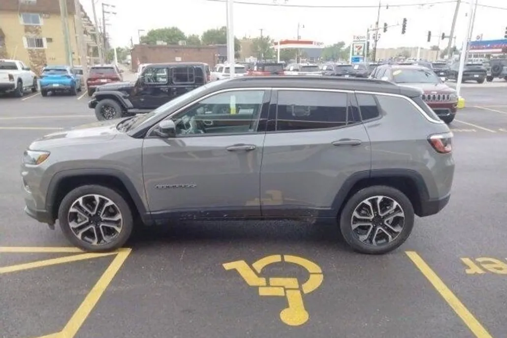 2023 Jeep Compass Limited photo 1
