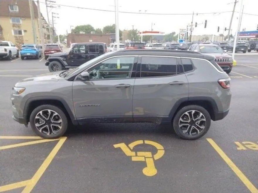 2023 Jeep Compass Limited photo 1