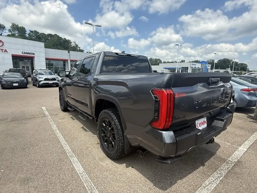 2024 Toyota Tundra SR5 CrewMax photo 1