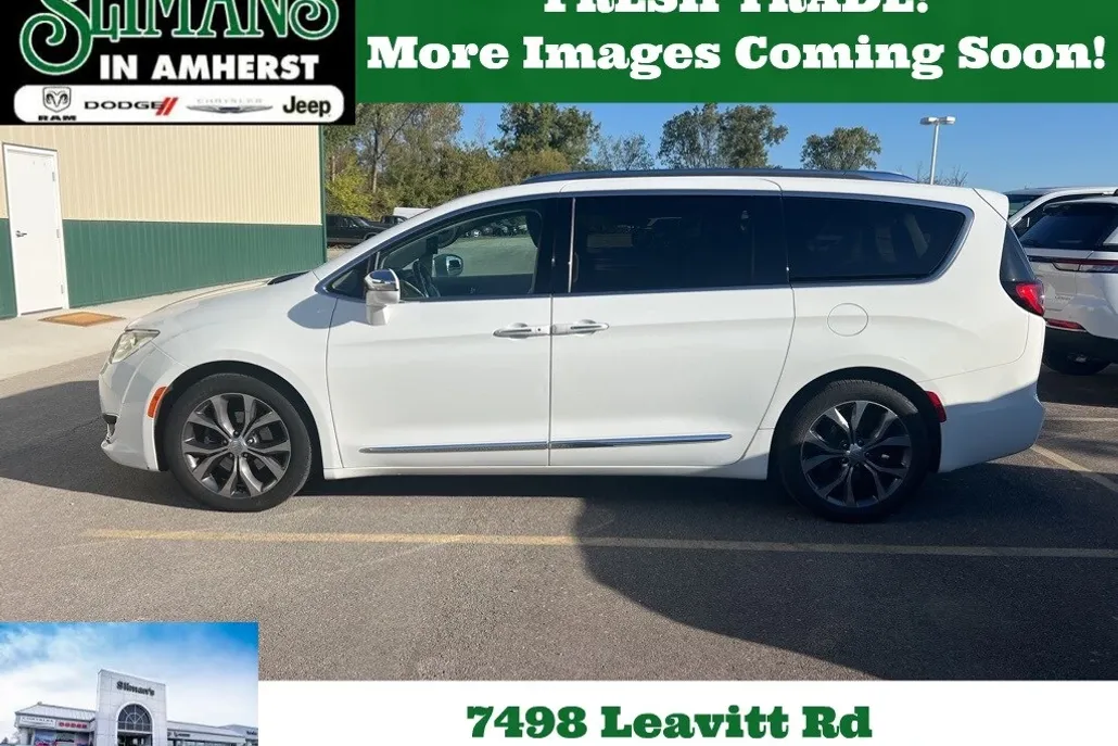 2018 Chrysler Pacifica Limited photo 1