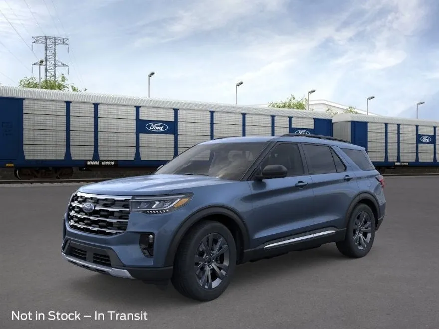 2025 Ford Explorer photo 1