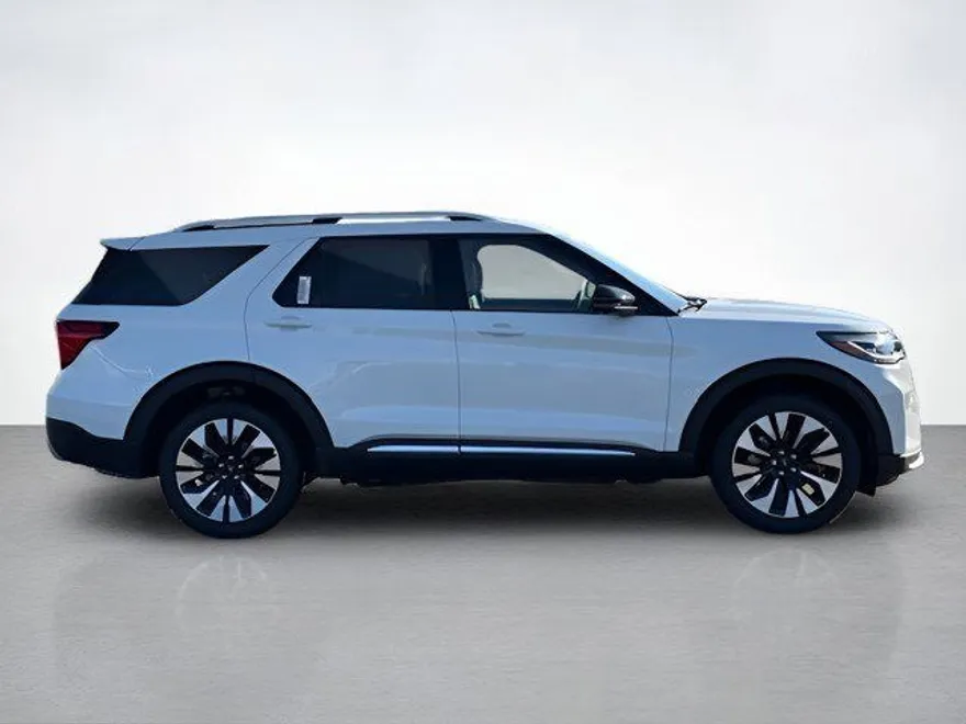 2025 Ford Explorer Platinum photo 1