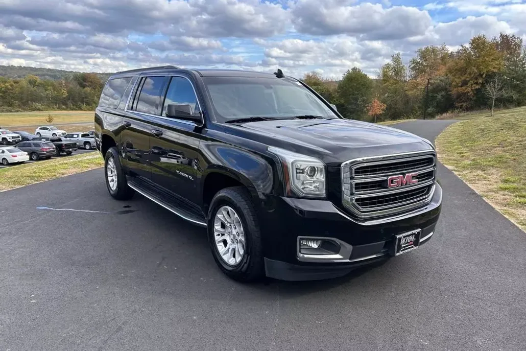 2019 Gmc Yukon XL SLE photo 1