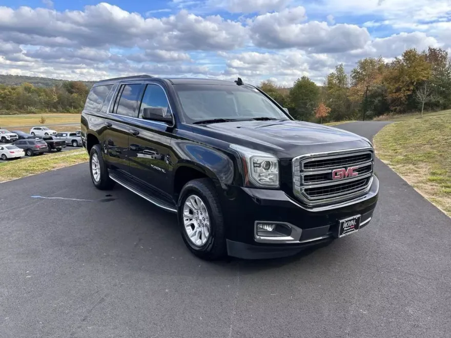 2019 Gmc Yukon XL SLE photo 1