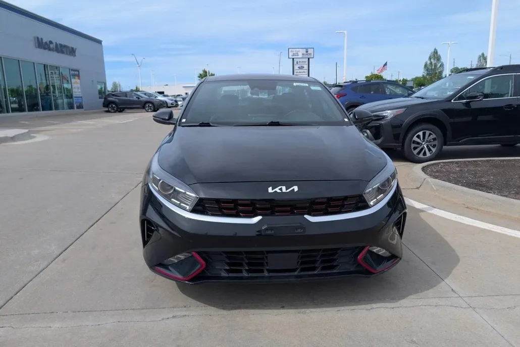 2023 Kia Forte GT-Line photo 1