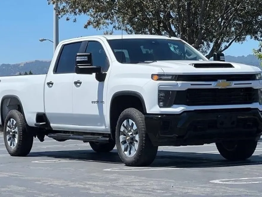 2024 Chevrolet Silverado 2500HD Custom photo 1