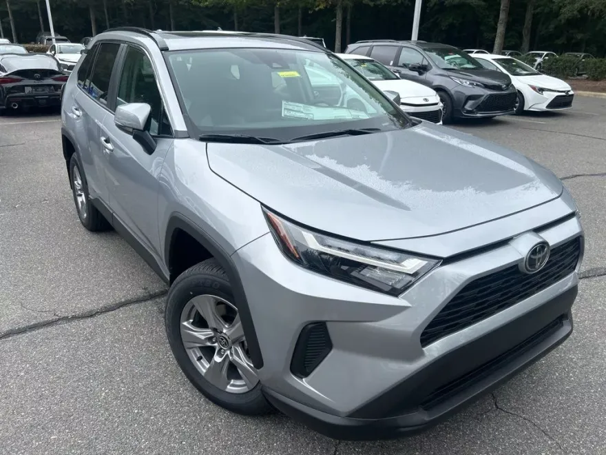 2025 Toyota RAV4 XLE photo 1