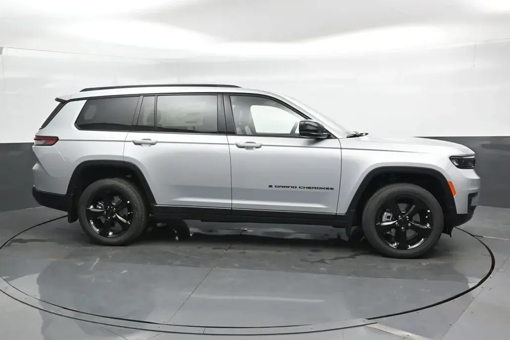 2025 Jeep Grand Cherokee Altitude X photo 1