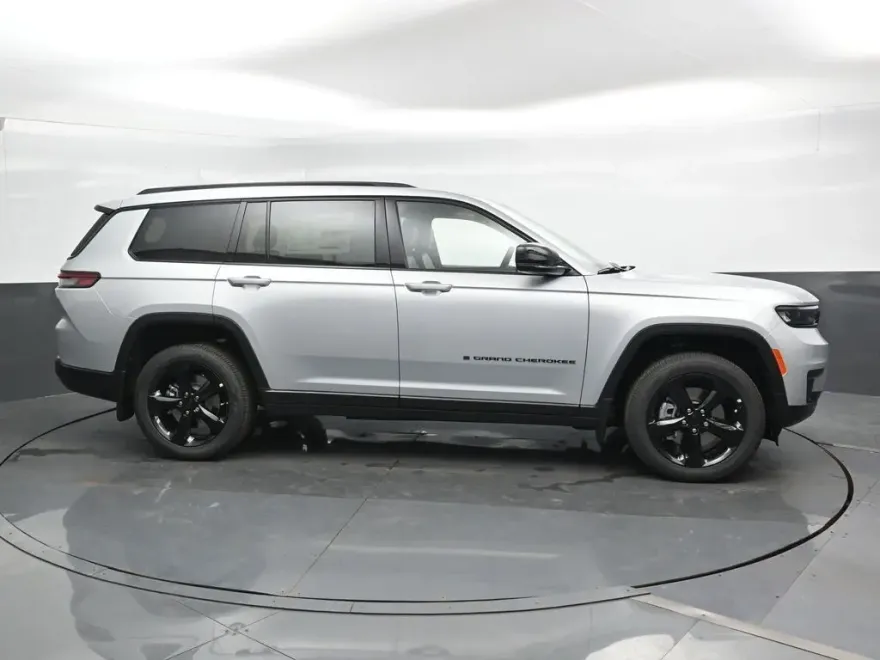 2025 Jeep Grand Cherokee Altitude X photo 1
