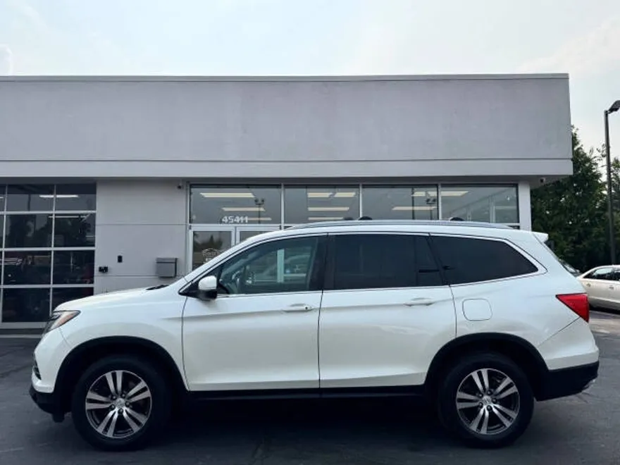 2017 Honda Pilot EX photo 1