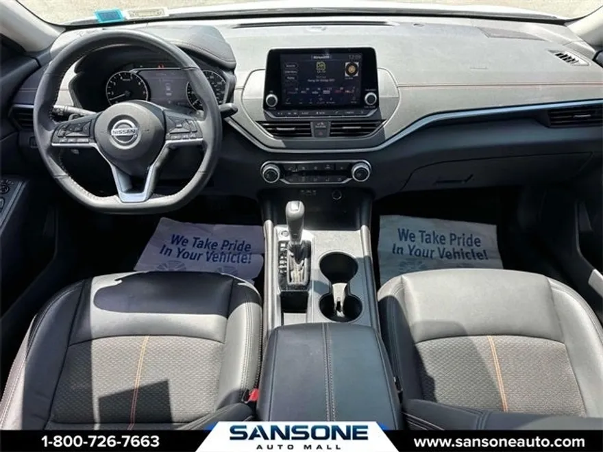 2022 Nissan Altima 2.5 SR photo 12