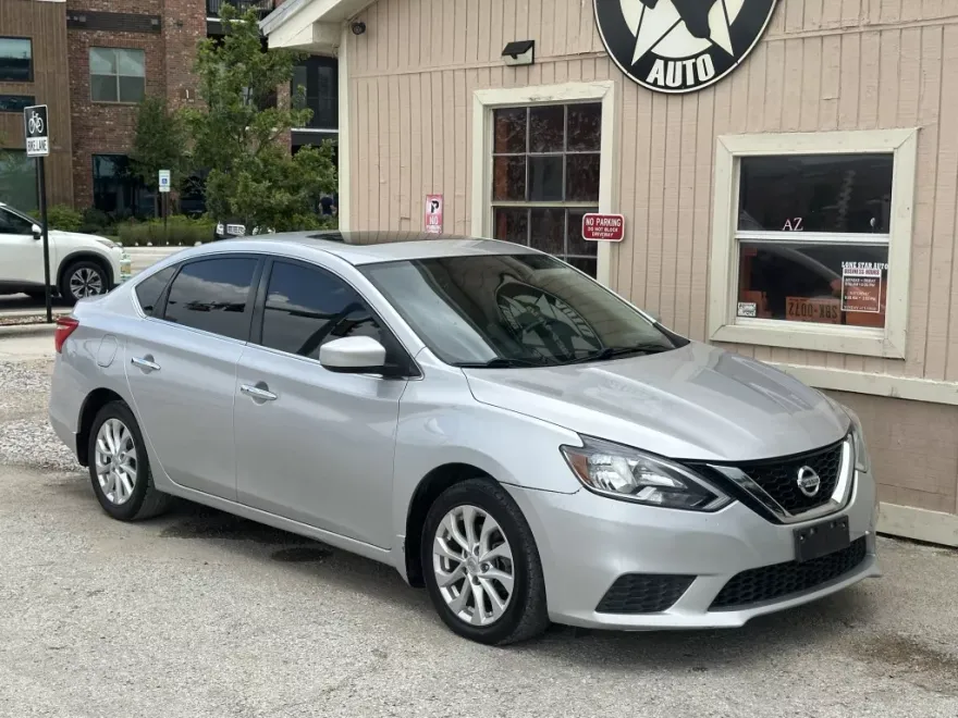 2017 Nissan Sentra SV photo 1