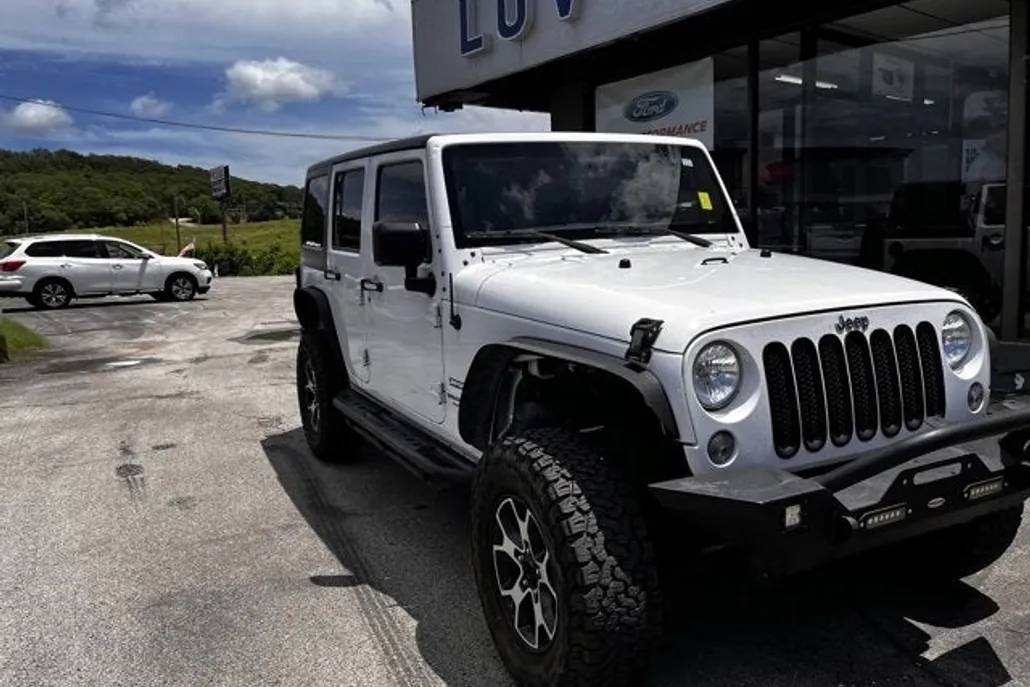 2017 Jeep Wrangler Unlimited Sport photo 1