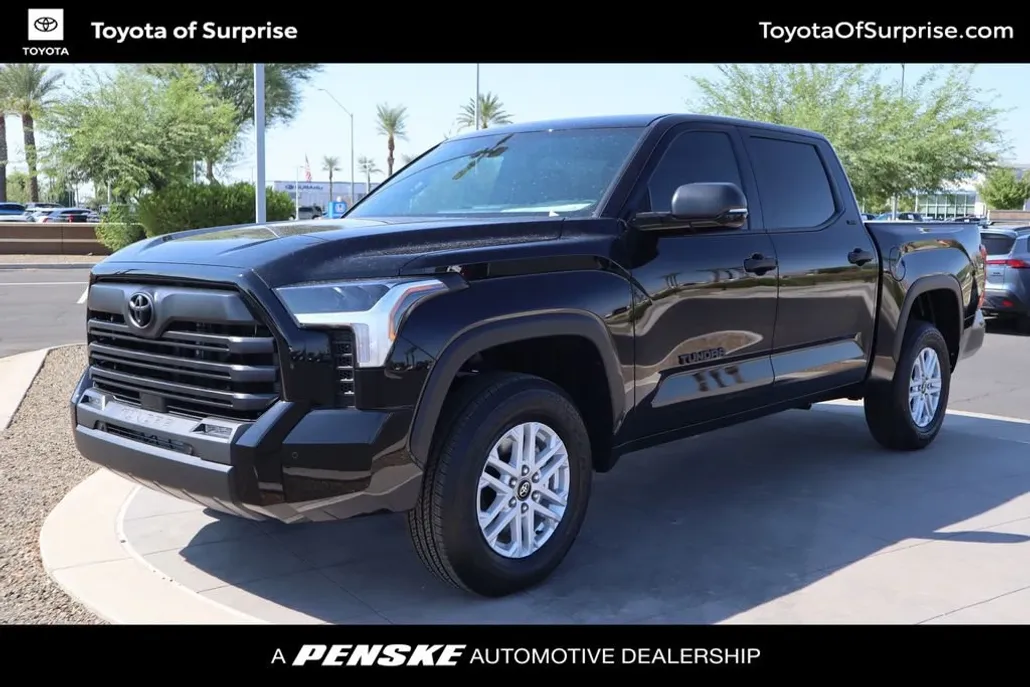2025 Toyota Tundra SR5 CrewMax photo 1