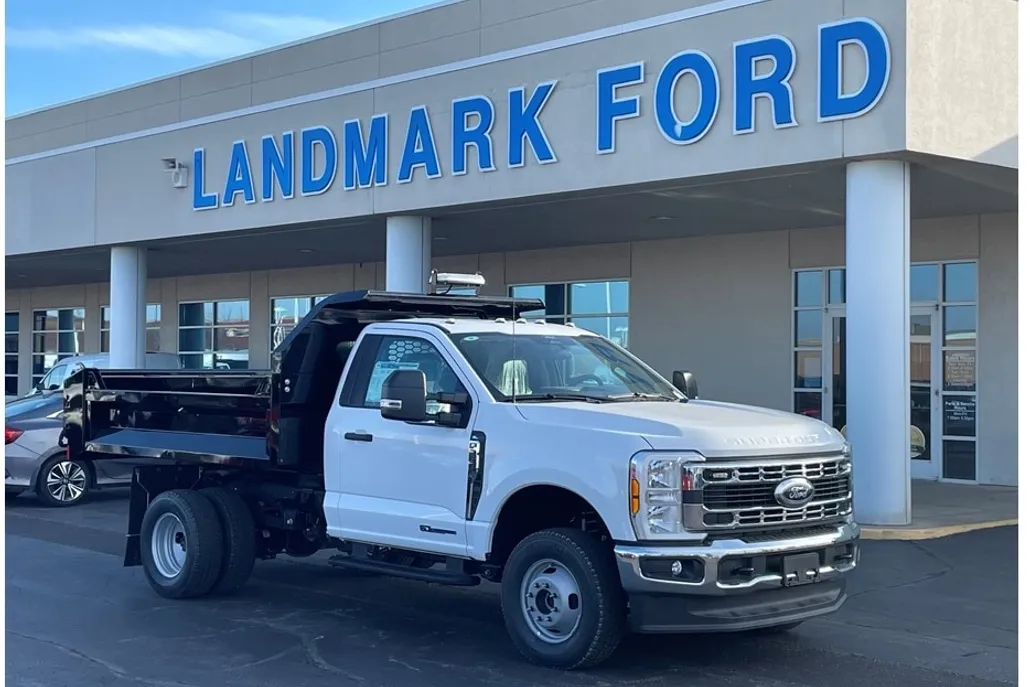 2024 Ford F-350 photo 1