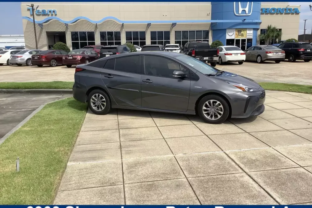 2019 Toyota Prius L Eco photo 1