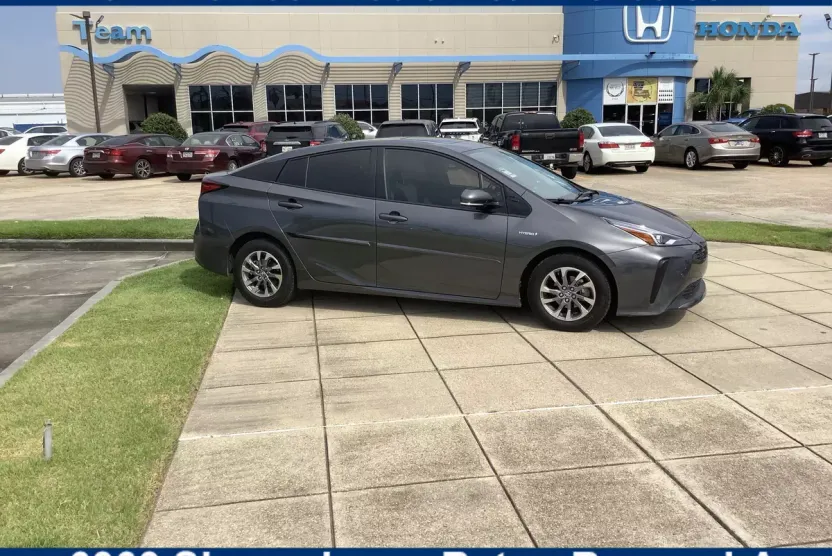 2019 Toyota Prius L Eco photo 1