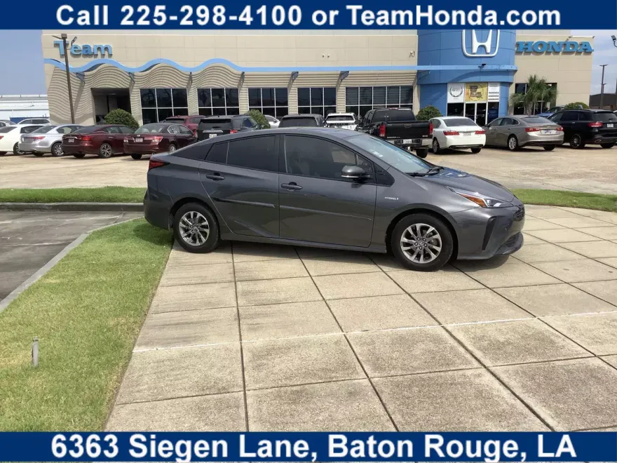 2019 Toyota Prius L Eco photo 1