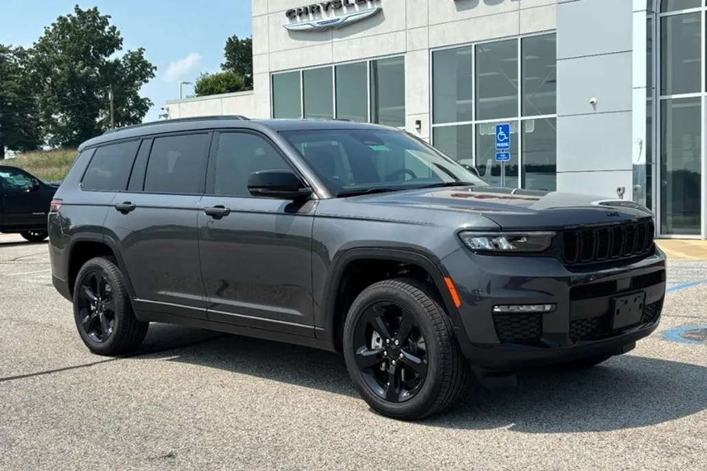 2025 Jeep Grand Cherokee Limited photo 1