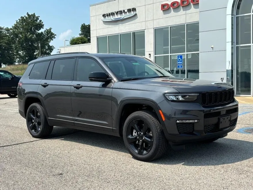2025 Jeep Grand Cherokee Limited photo 1