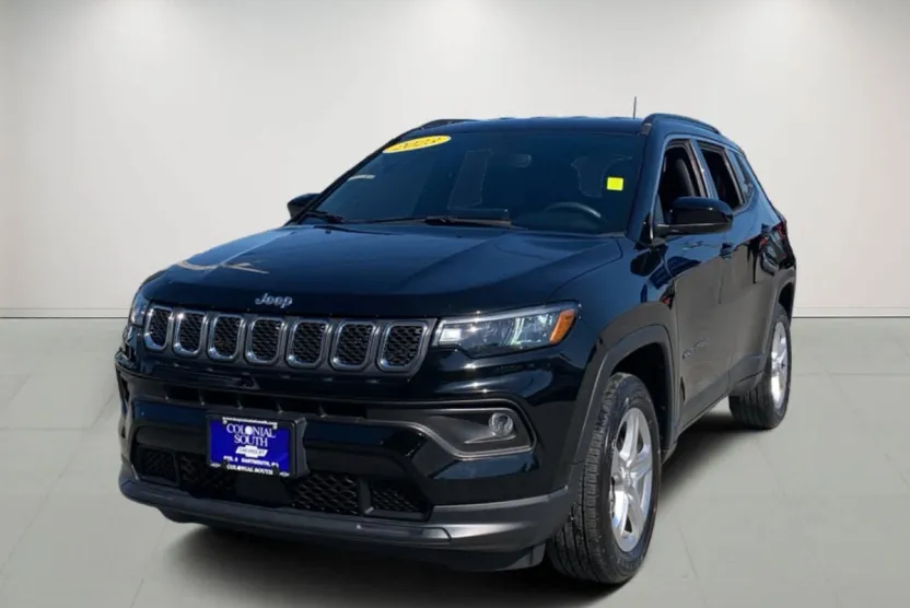 2023 Jeep Compass Latitude photo 1