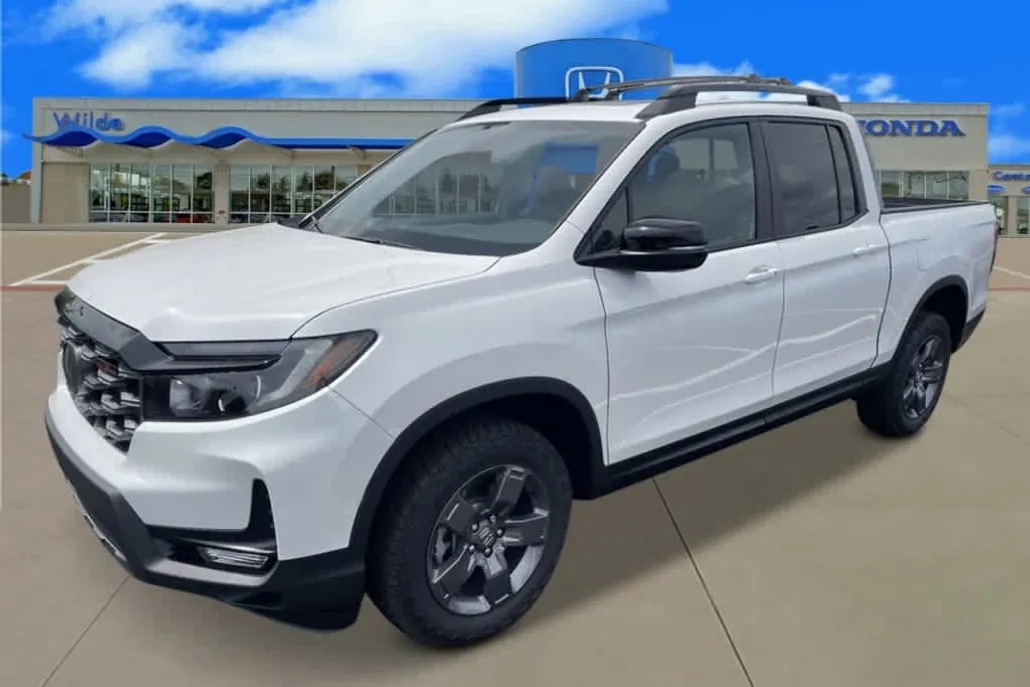 2025 Honda Ridgeline TrailSport photo 1