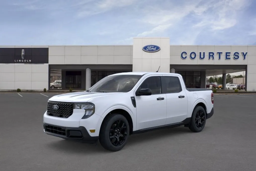 2025 Ford Maverick XLT photo 1