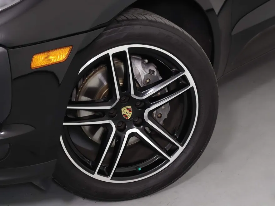 2021 Porsche Macan Base photo 1